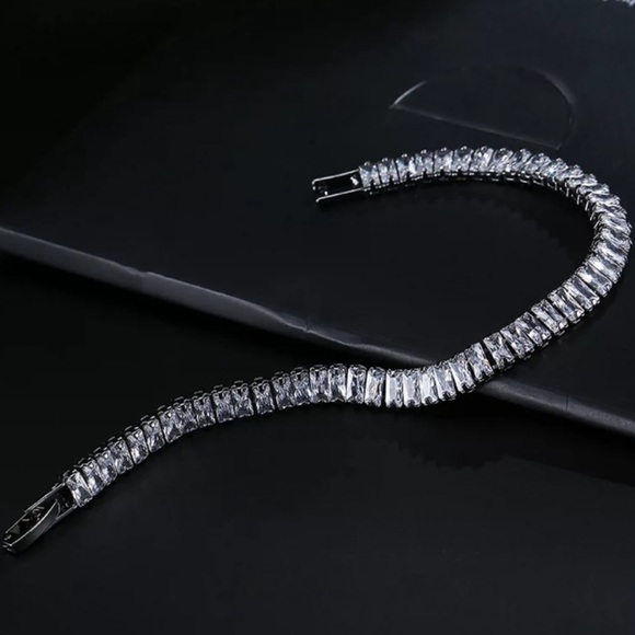 NEW 925 STERLING SILVER DIAMOND BANGLE BRACELET, NICE BRACELET, CUTE BRACELET - Picture 5 of 7